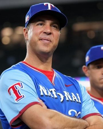 Former MLB star Mark Teixeira wins GOP primary in Texas congressional race